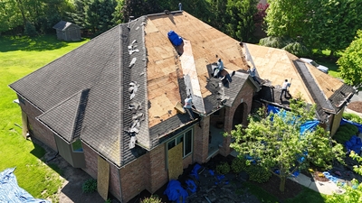 What It Means to Hire a Traveling Roofing Crew (And Why It Benefits Homeowners in Michigan & Ohio)