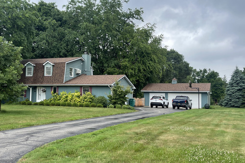 Roof Installers Ann Arbor complete project on cozy home